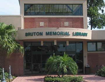 Bruton Memorial Library building